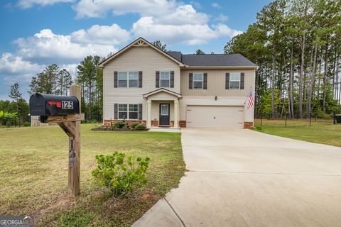 125 S Meadows Ridge DR Grantville GA 30220