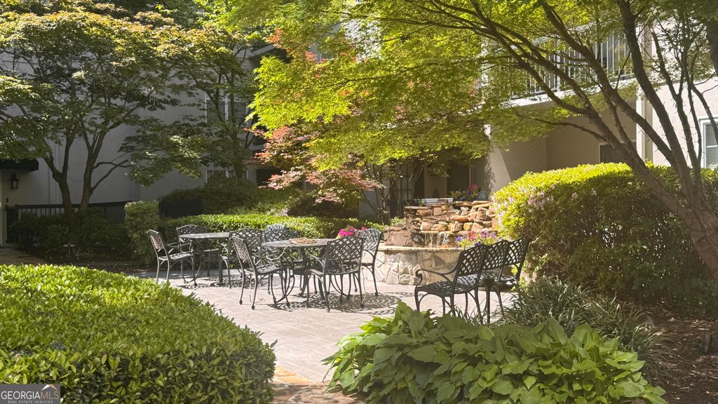 Photo of 1075 Peachtree Walk NE #221, Atlanta, GA 30309 (MLS # 10730331)