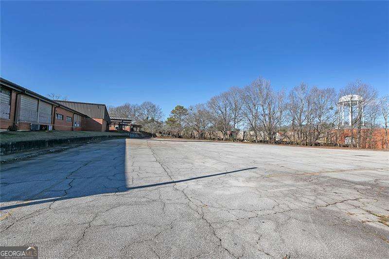 601 MAPLE ST