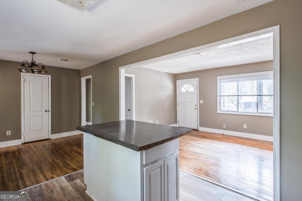 Photo of 2833 CARDO Drive NW, Atlanta, GA 30318 (MLS # 10671086)