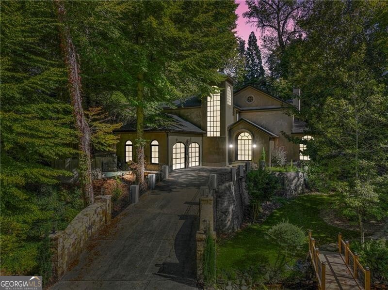 3879 Peachtree Dunwoody RD NE