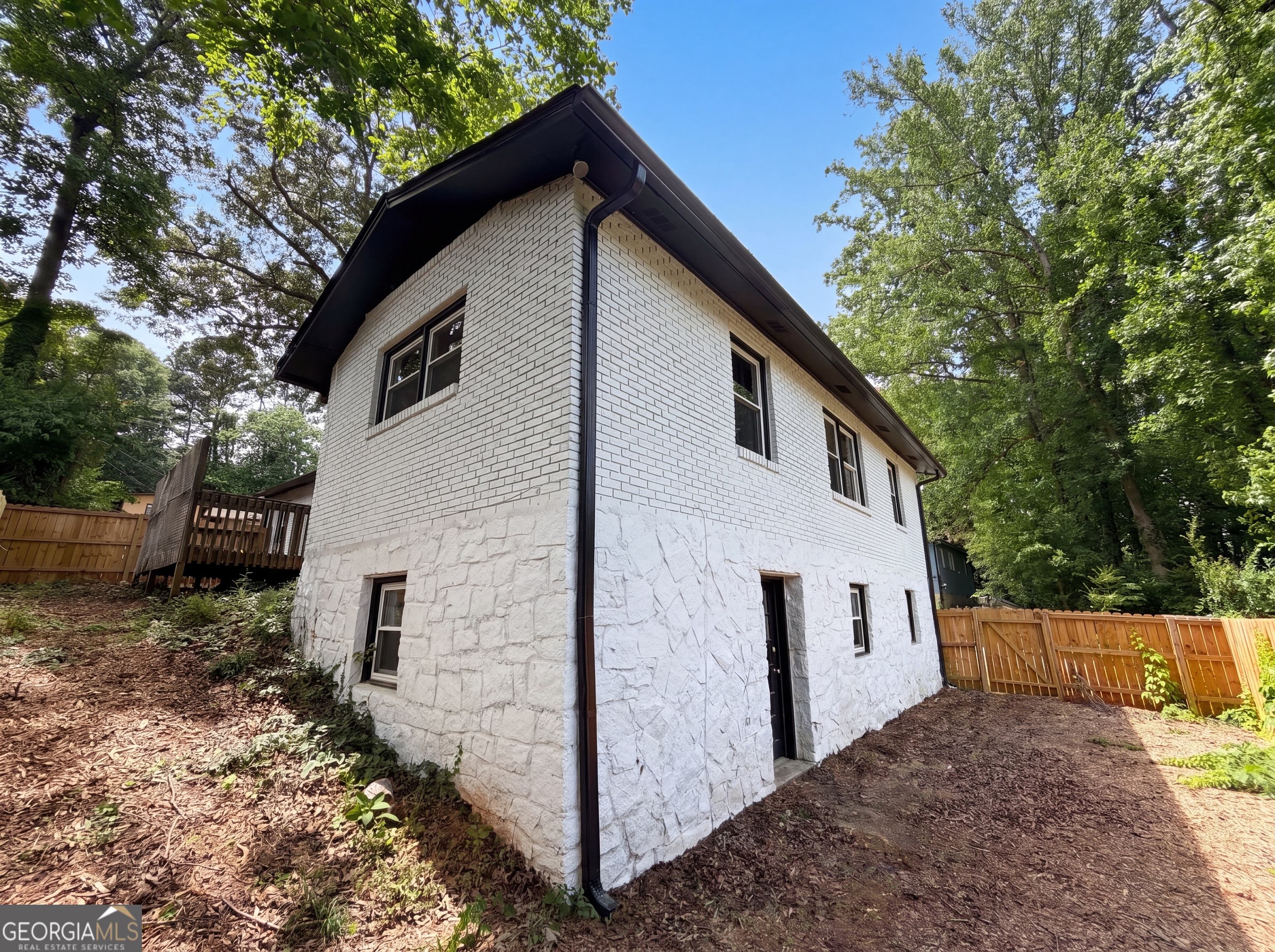 3807 Greenhill DR
