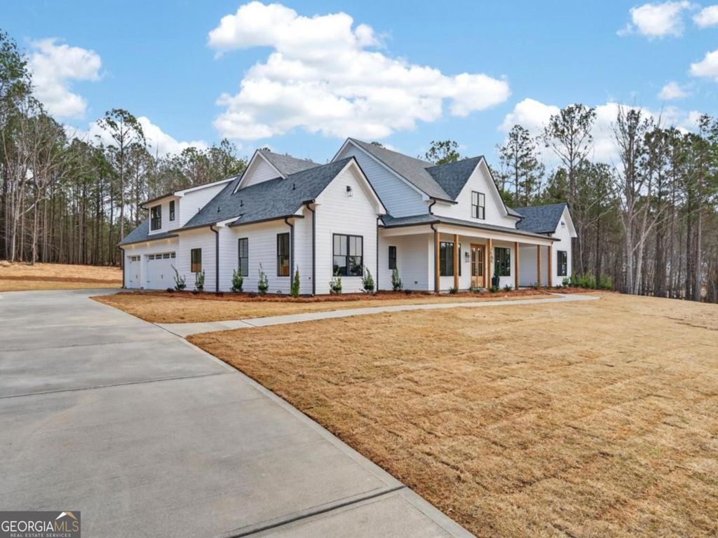 Photo of 2020 Clearwater Drive, White Plains, GA 30678 (MLS # 10767383)