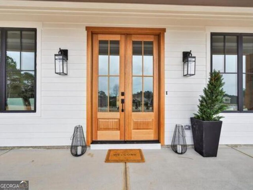 Photo of 2020 Clearwater Drive, White Plains, GA 30678 (MLS # 10767383)