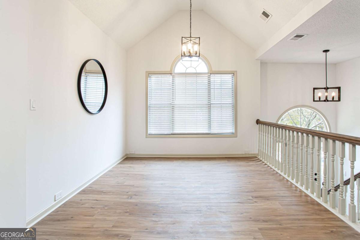 5619 Wandering Vine LN SE