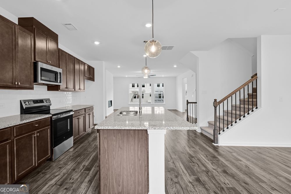 3196 Eastham Run DR