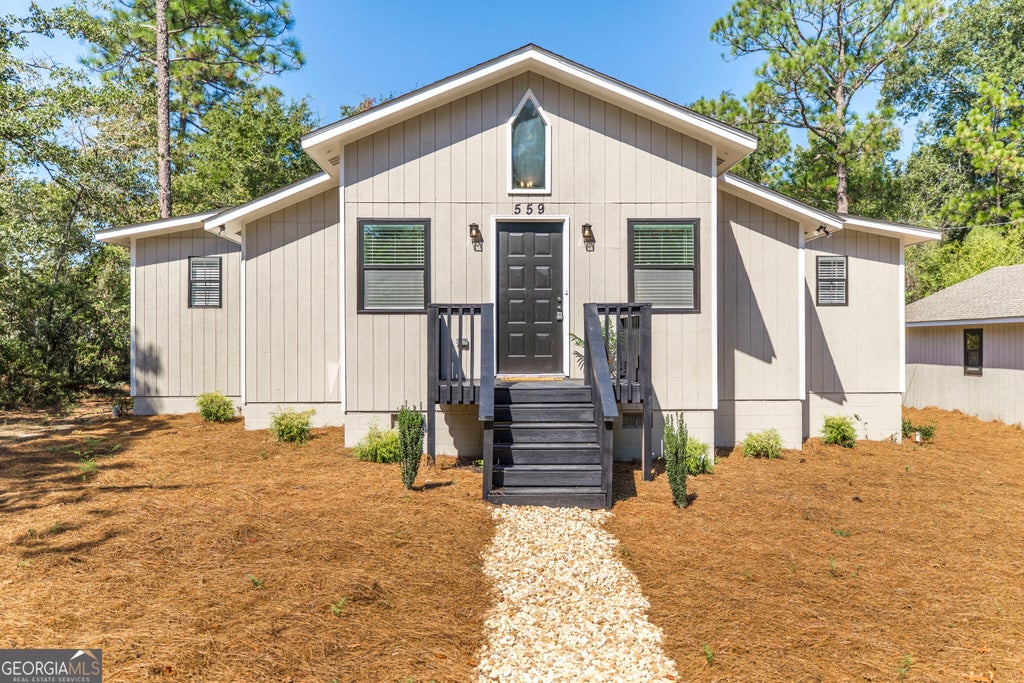 Photo of 559 Shawnee Circle, Byron, GA 31008 (MLS # 10848540)