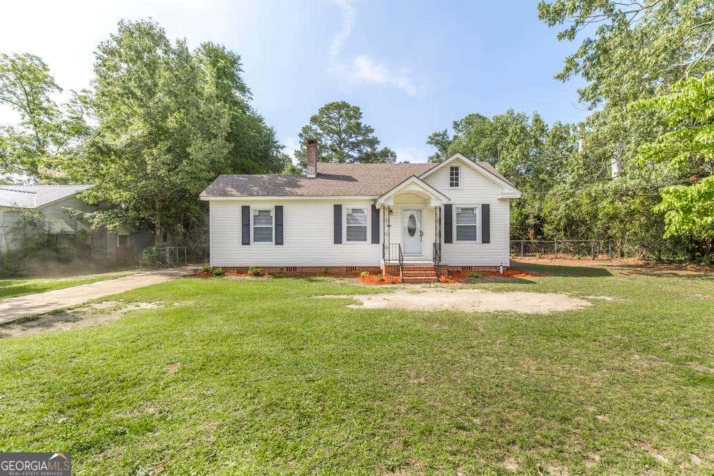 Photo of 806 Woodrow Avenue, Dublin, GA 31021 (MLS # 10798497)