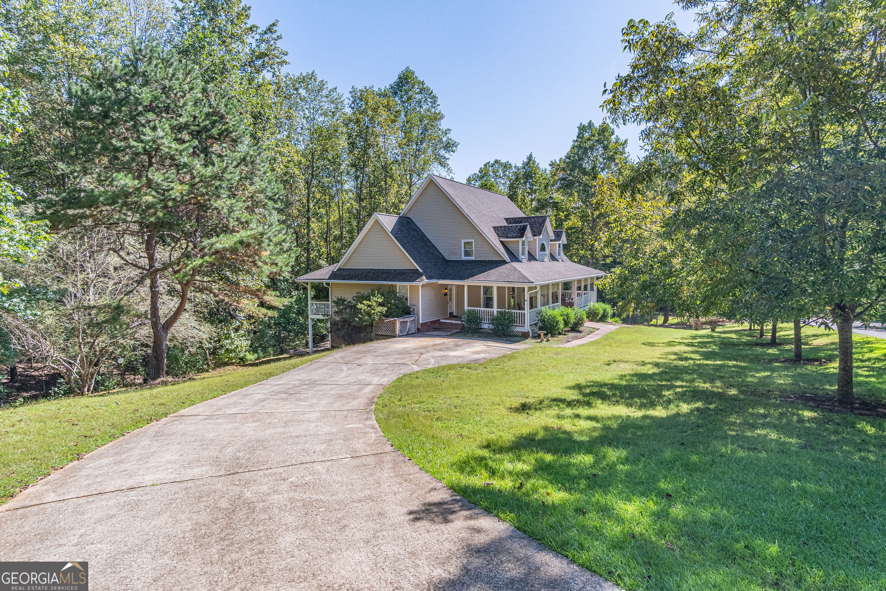 3401 Country LN