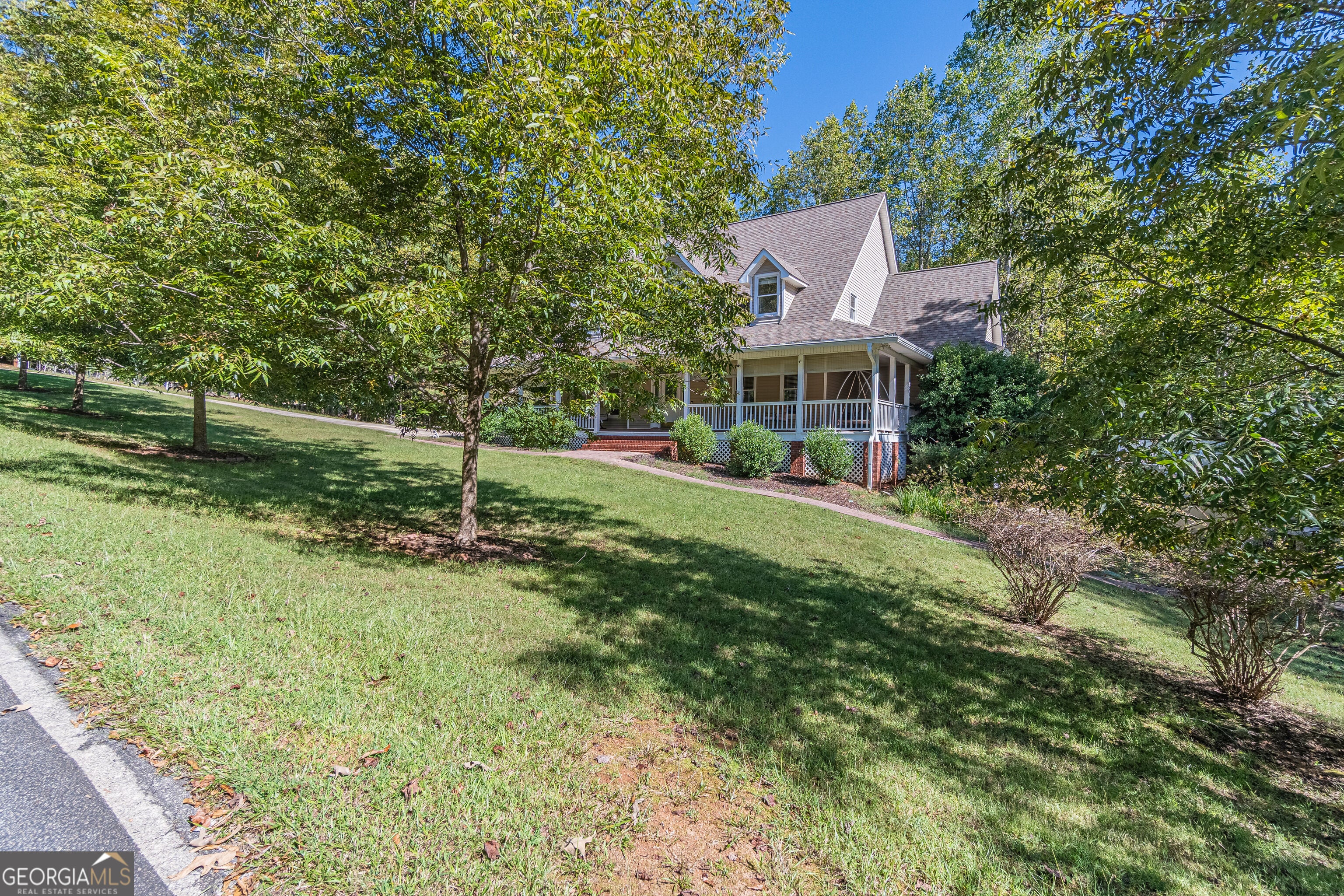 3401 Country LN