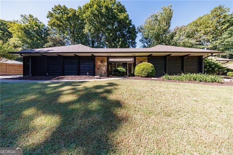 Photo of 1185 Oakhaven Drive, Roswell, GA 30075 (MLS # 10871583)