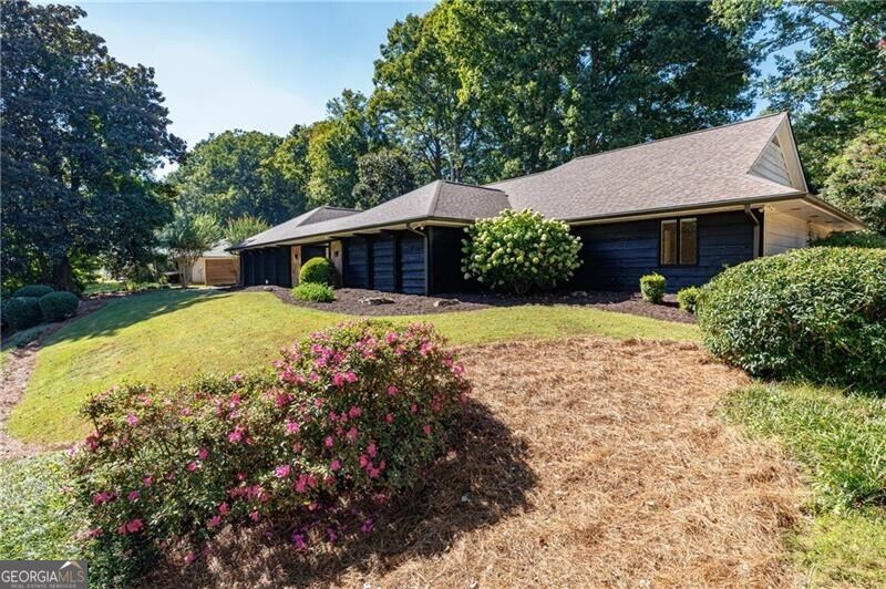 Photo of 1185 Oakhaven Drive, Roswell, GA 30075 (MLS # 10871583)