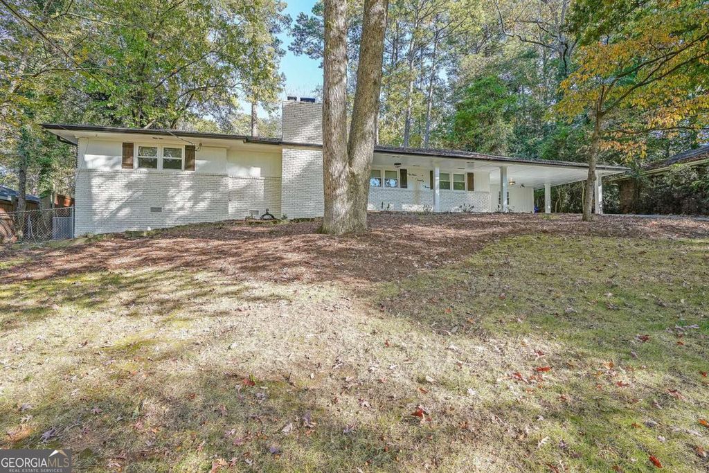 Photo of 1923 Forest Green Drive NE, Atlanta, GA 30329 (MLS # 10763025)