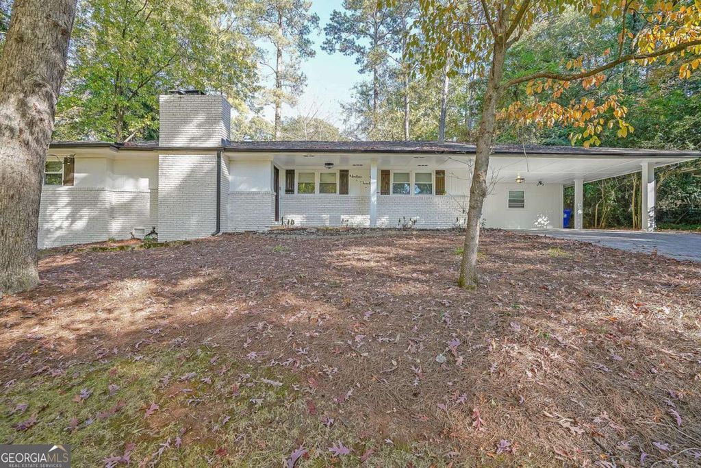 Photo of 1923 Forest Green Drive NE, Atlanta, GA 30329 (MLS # 10763025)
