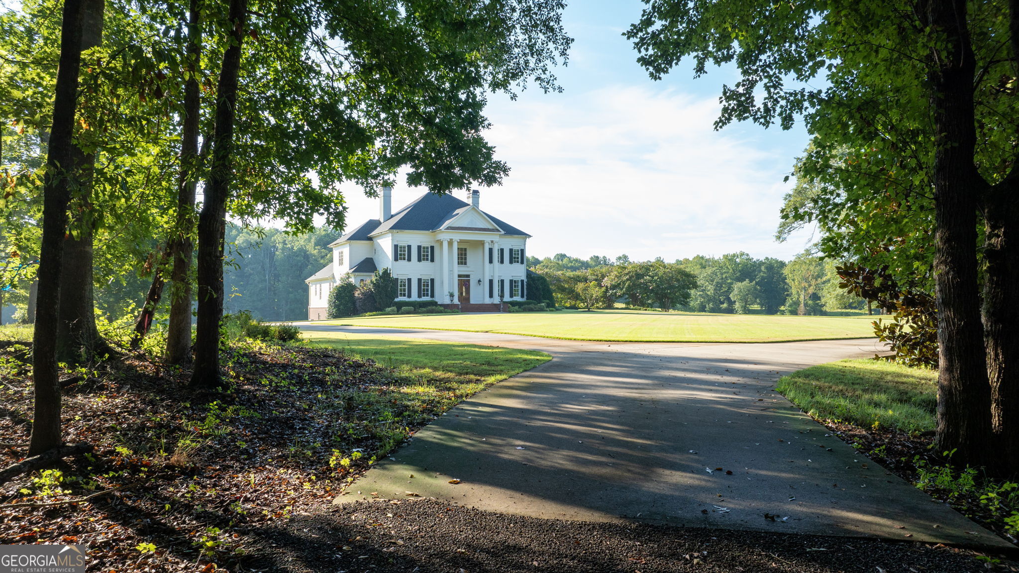 833 Hines RD