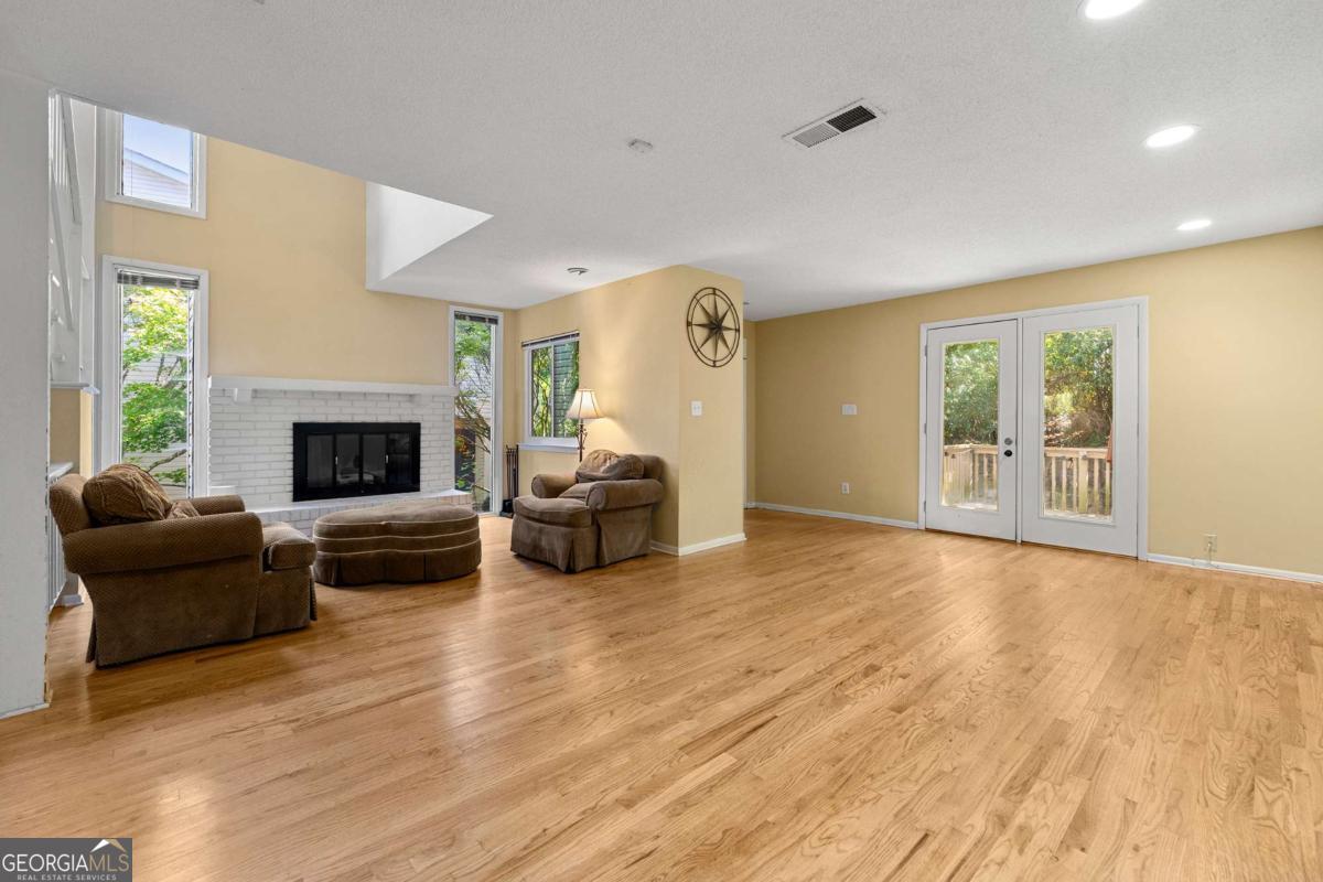 PINECREST 1 - Residential