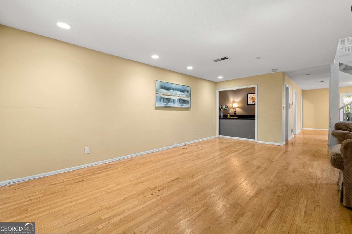 PINECREST 1 - Residential