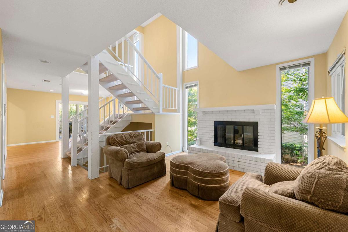 PINECREST 1 - Residential