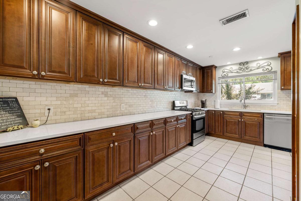 PINECREST 1 - Residential