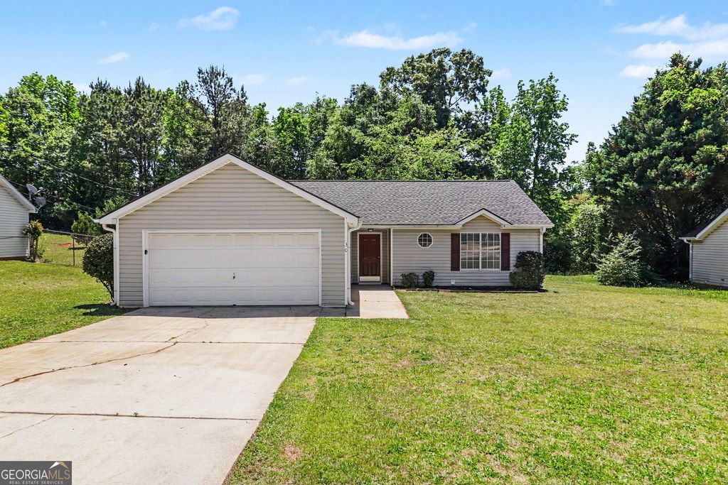Photo of 30 Canterbury Drive, Grantville, GA 30220 (MLS # 10762338)