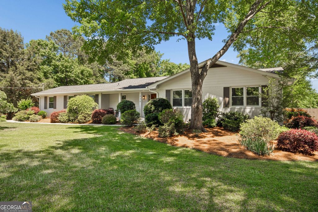 Photo of 230 Chateau Drive, Fayetteville, GA 30214 (MLS # 10767613)