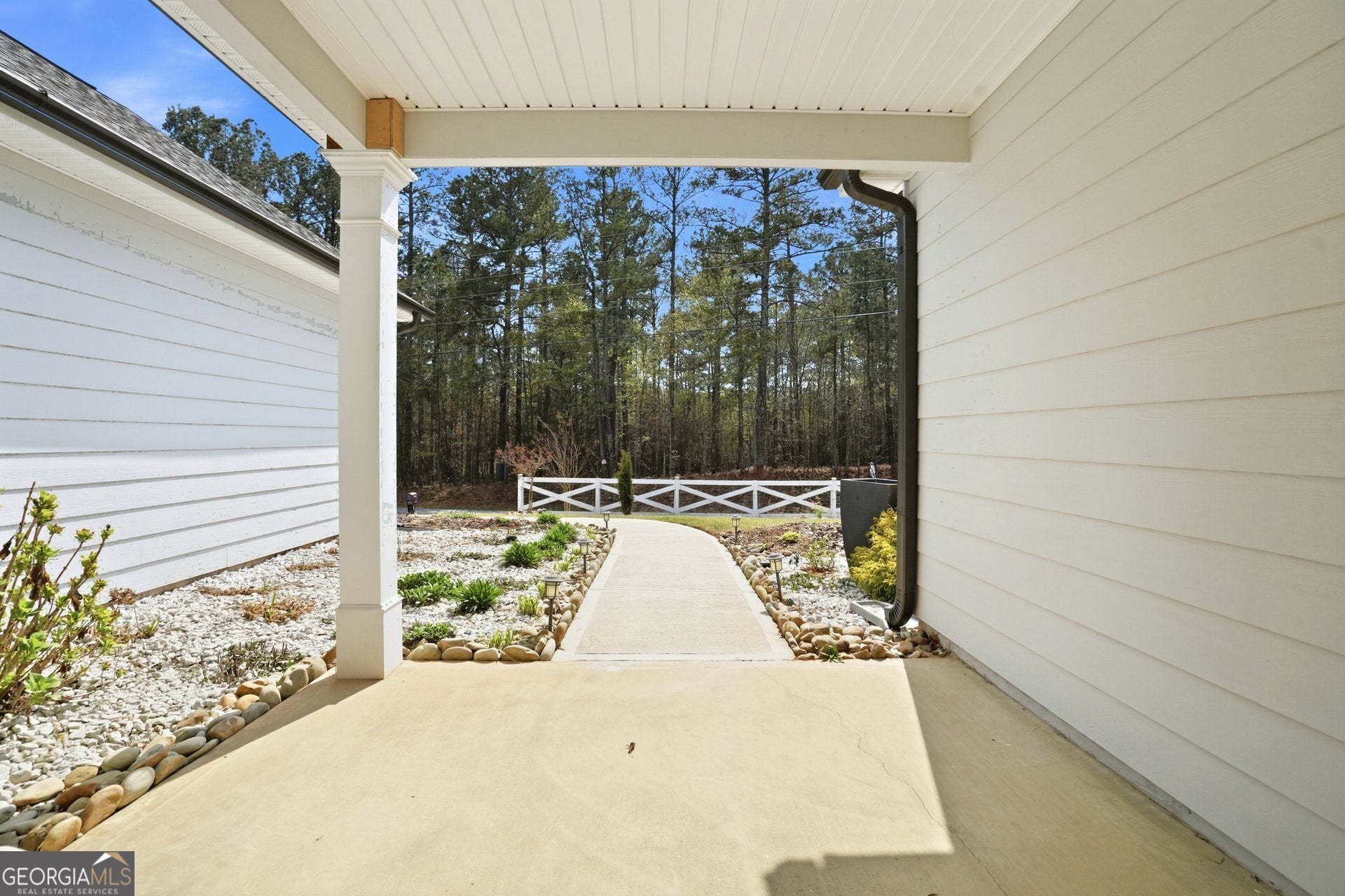 649 Tanners Bridge RD