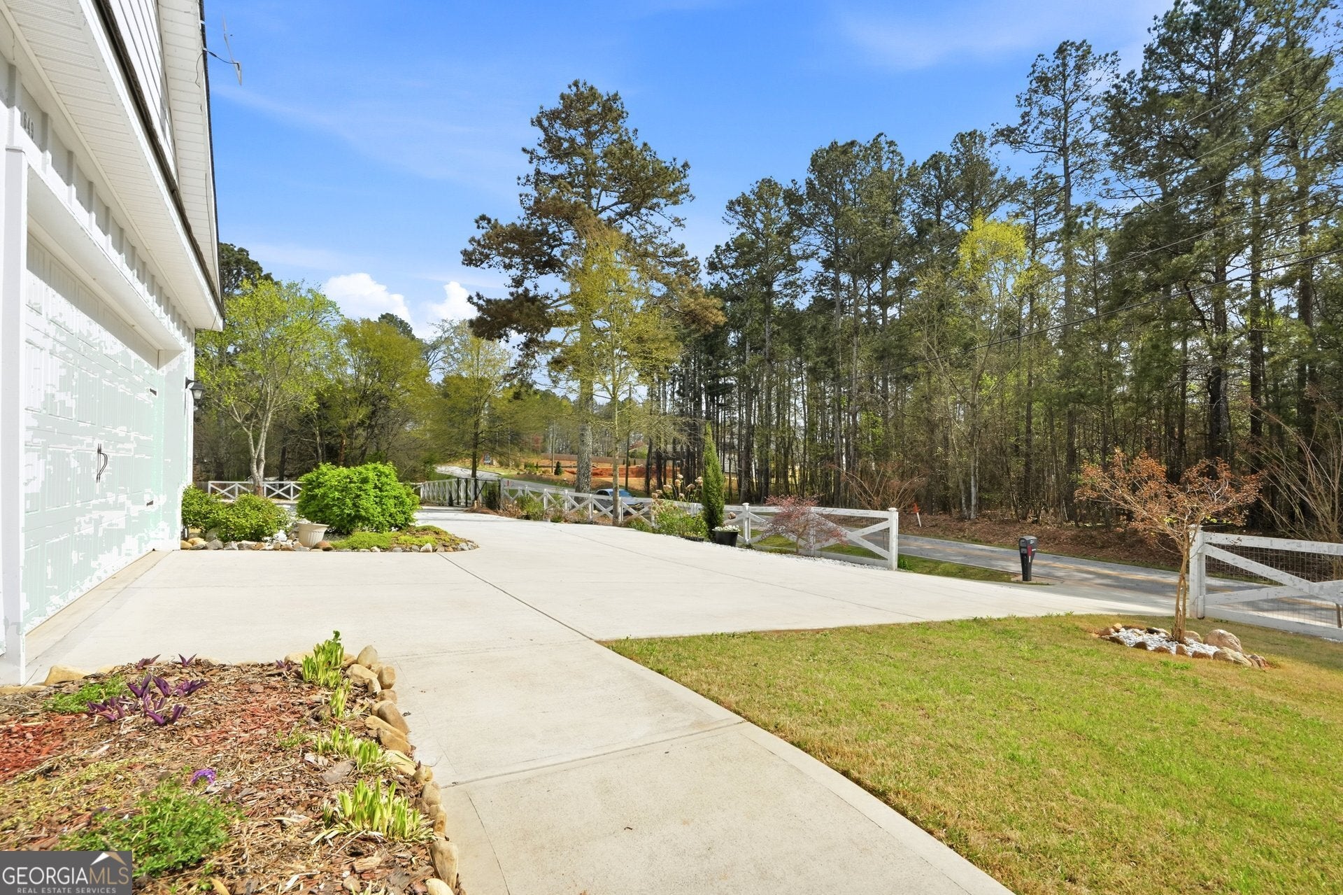 649 Tanners Bridge RD