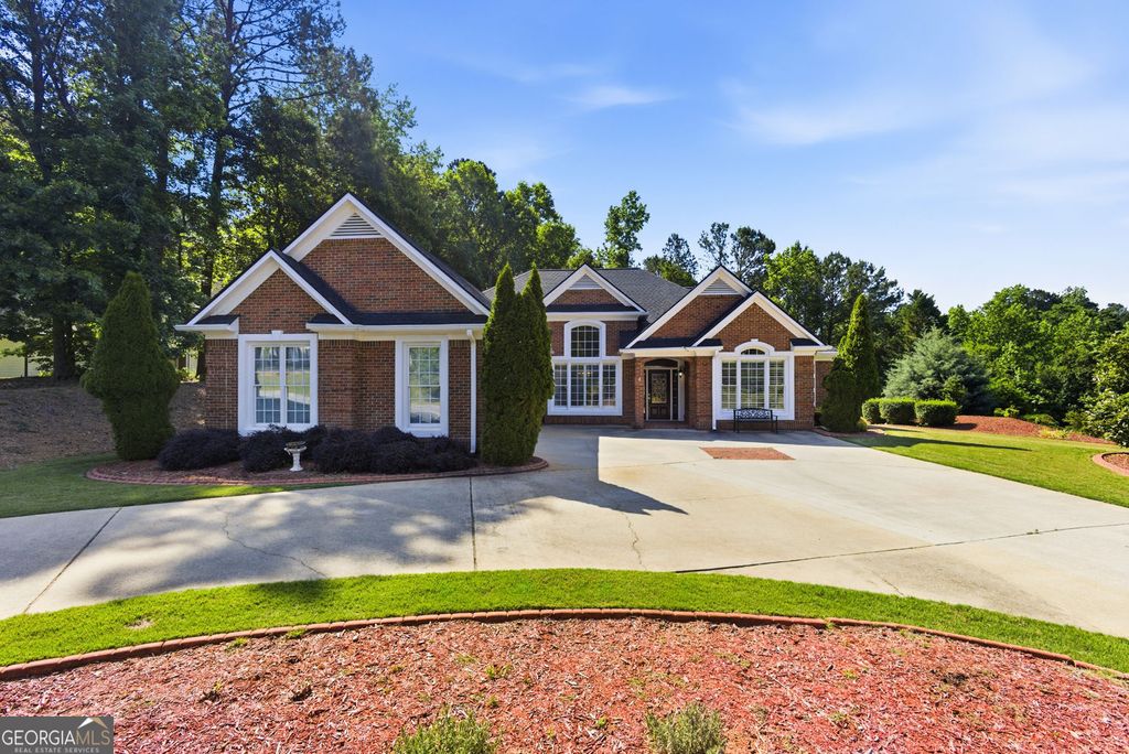 Photo of 1000 Laddington Lane, Peachtree City, GA 30269 (MLS # 10772835)