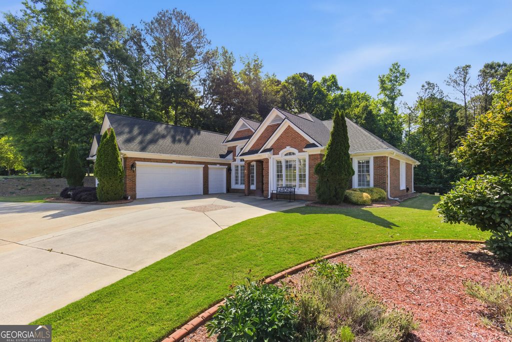 Photo of 1000 Laddington Lane, Peachtree City, GA 30269 (MLS # 10772835)