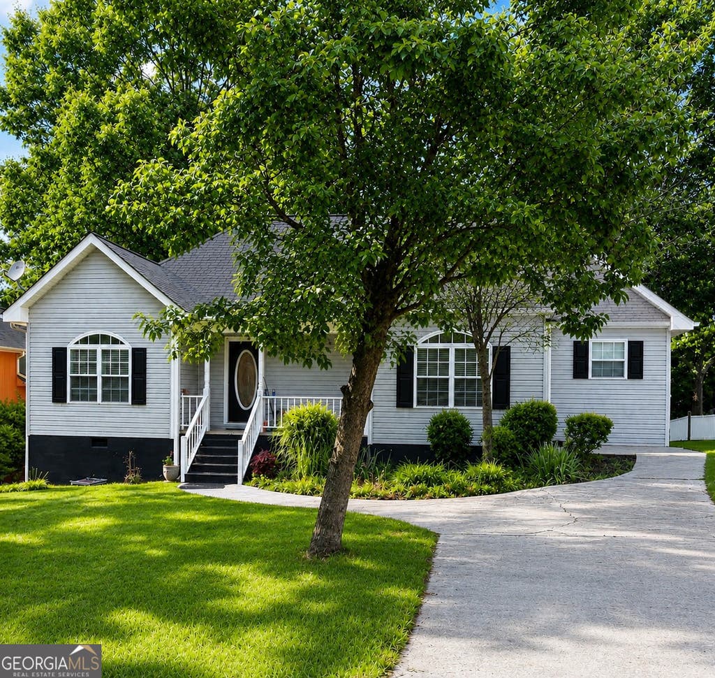 Photo of 115 Rocky Point Road, Jackson, GA 30233 (MLS # 10787216)
