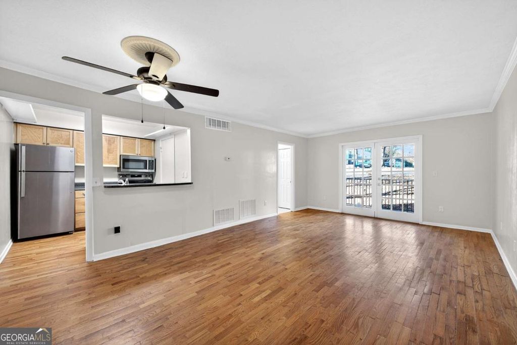 Photo of 1150 Collier Road NW #K9, Atlanta, GA 30318 (MLS # 10673620)