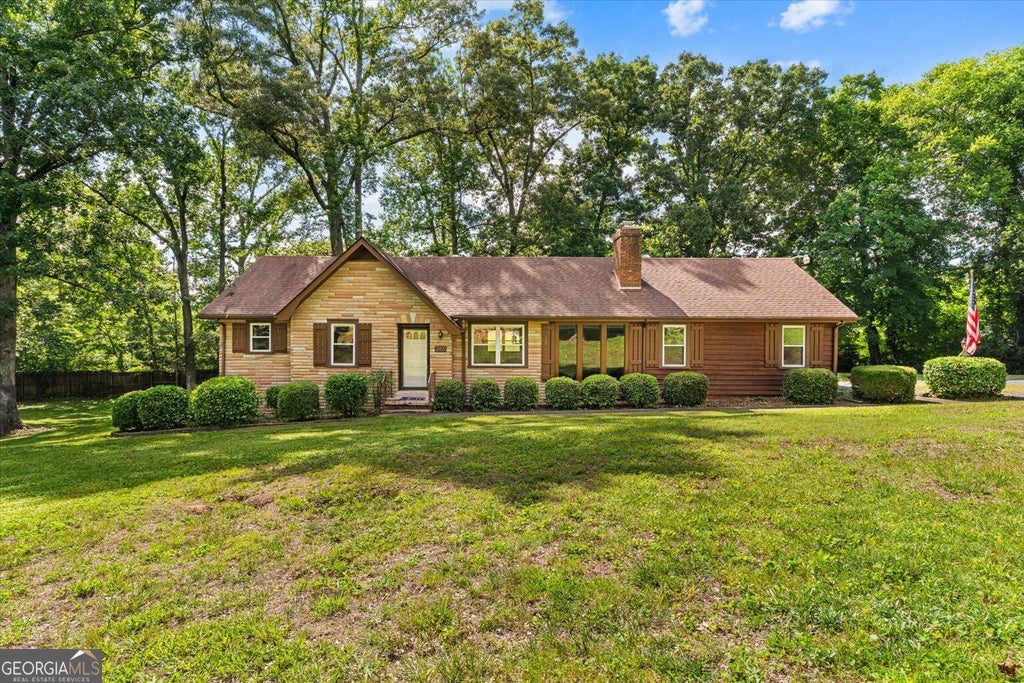 Photo of 205 Mountain View Drive, Dalton, GA 30721 (MLS # 10846216)