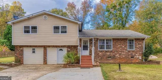 140 Creek Circle