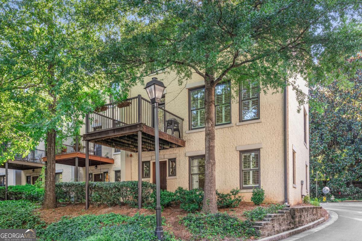 102 Knob Hills CIR