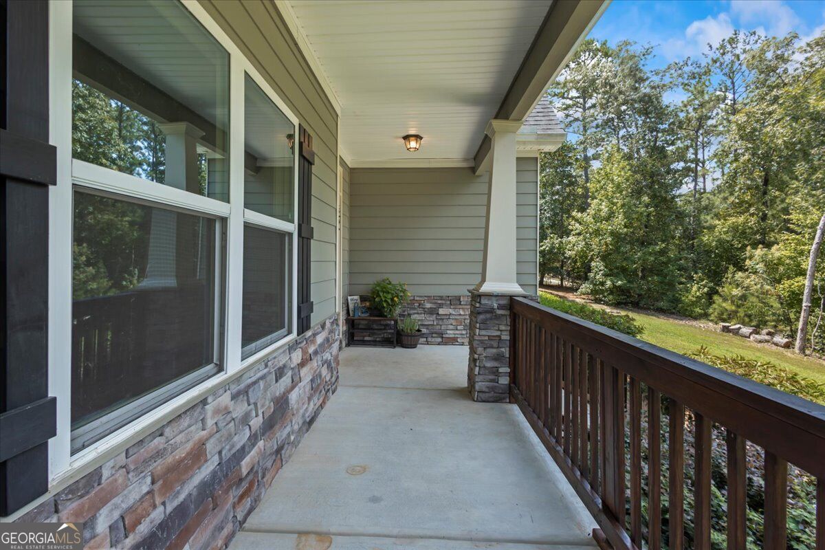 102 River Point RD
