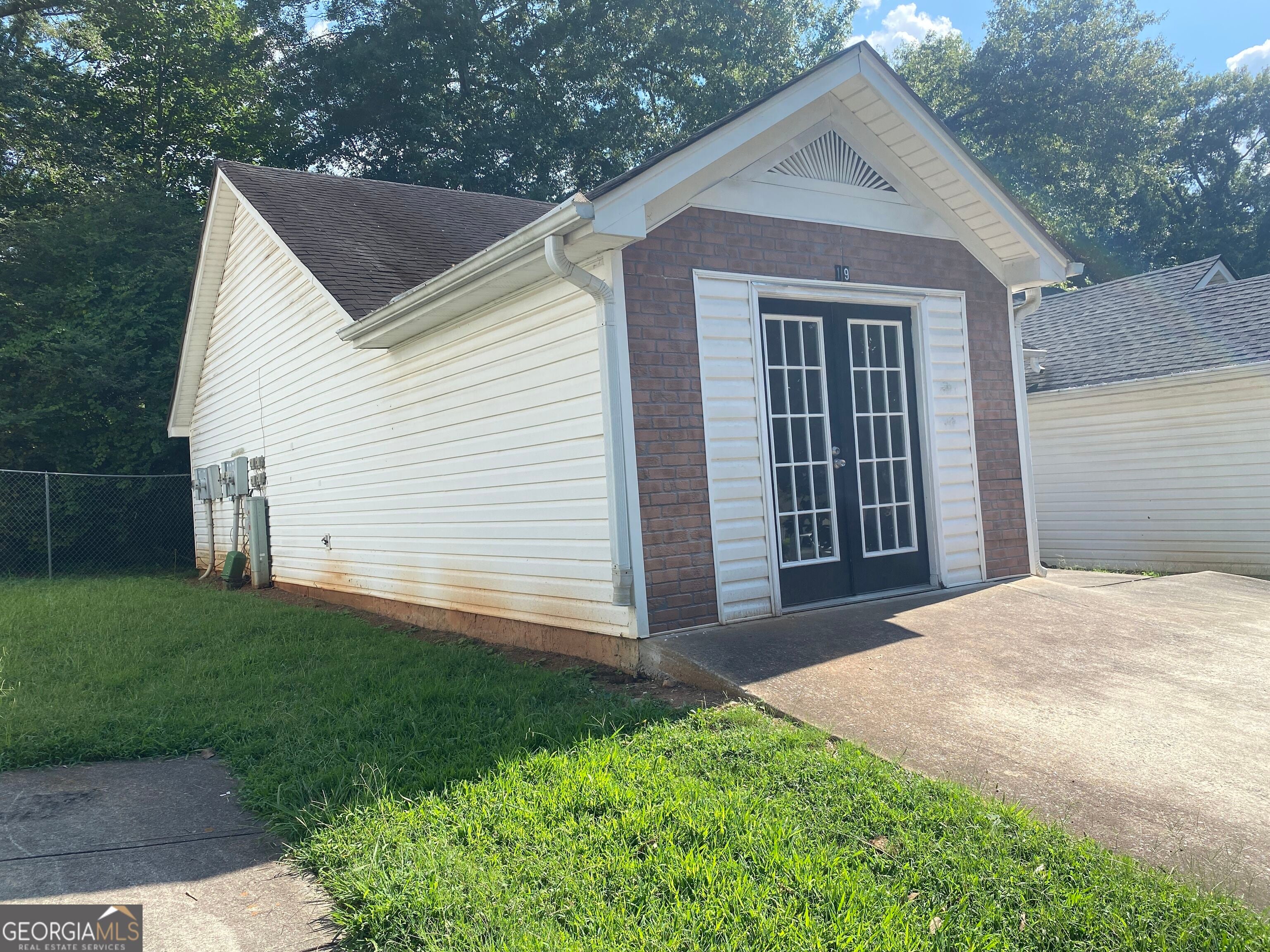 209 E Wilson ST 19