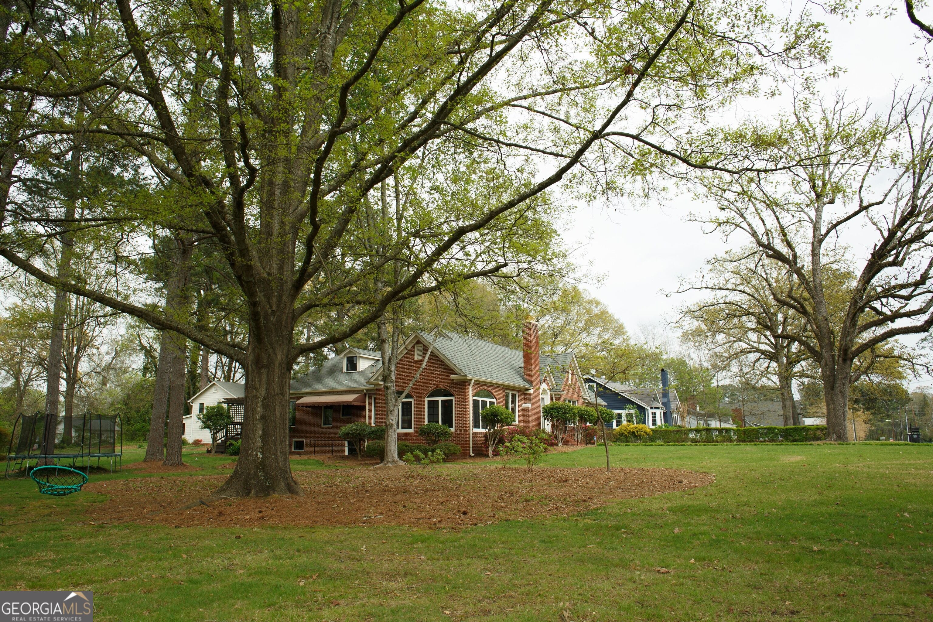 10 Robin ST NW