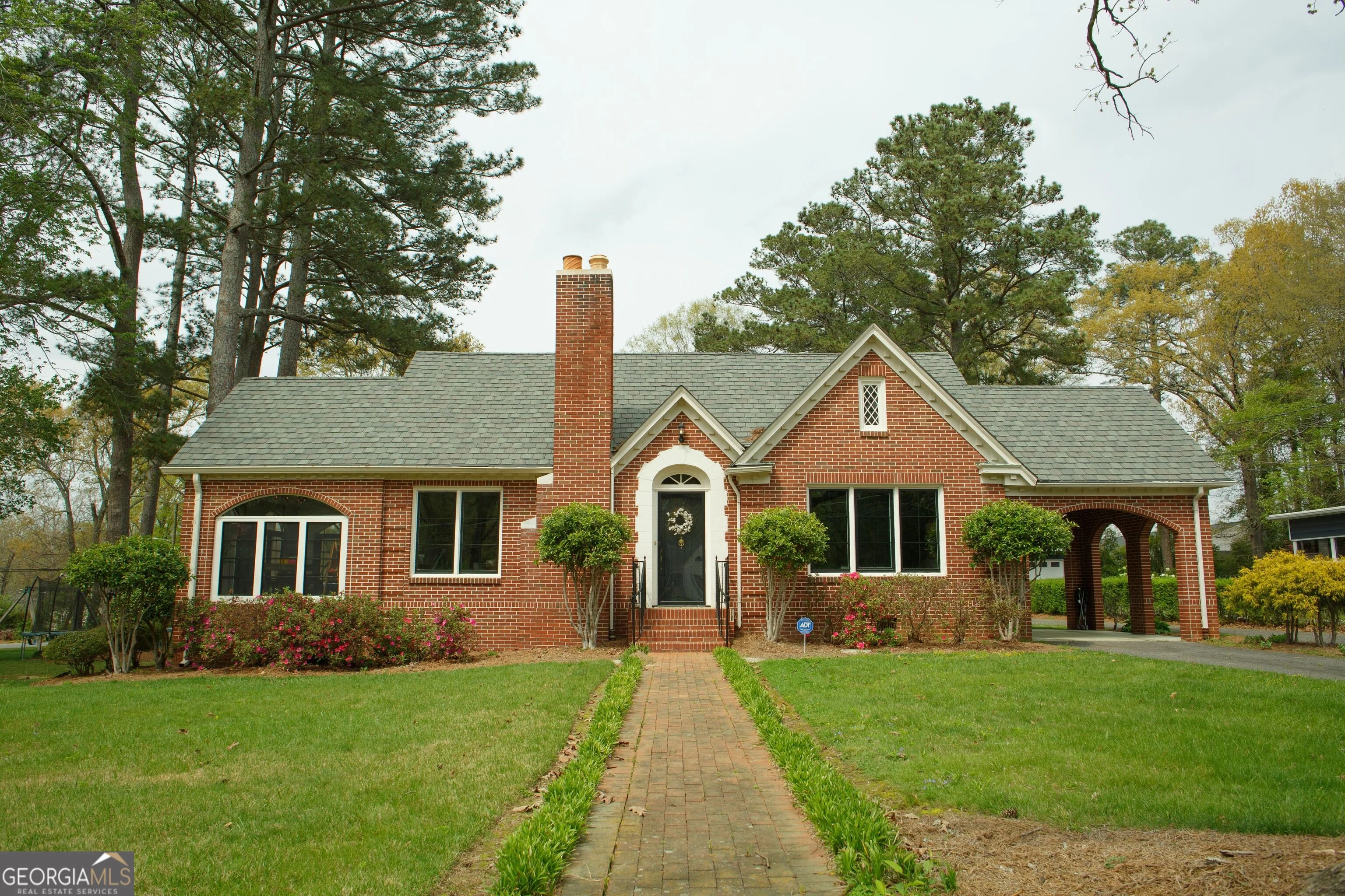 10 Robin Street NW
