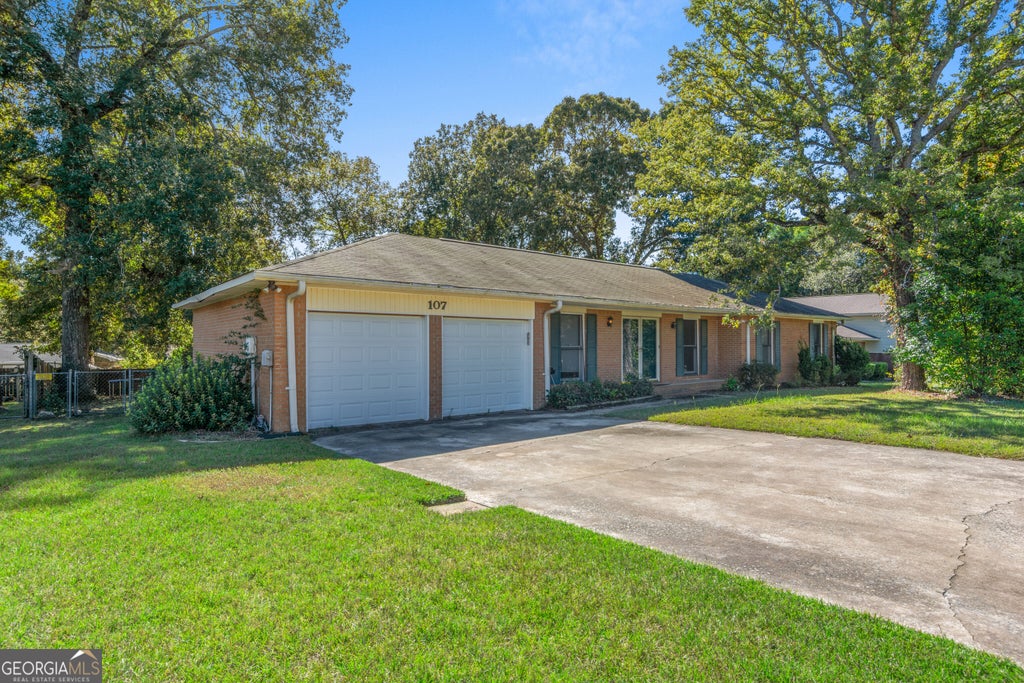 Photo of 107 Springwood Drive, Warner Robins, GA 31088 (MLS # 10868473)