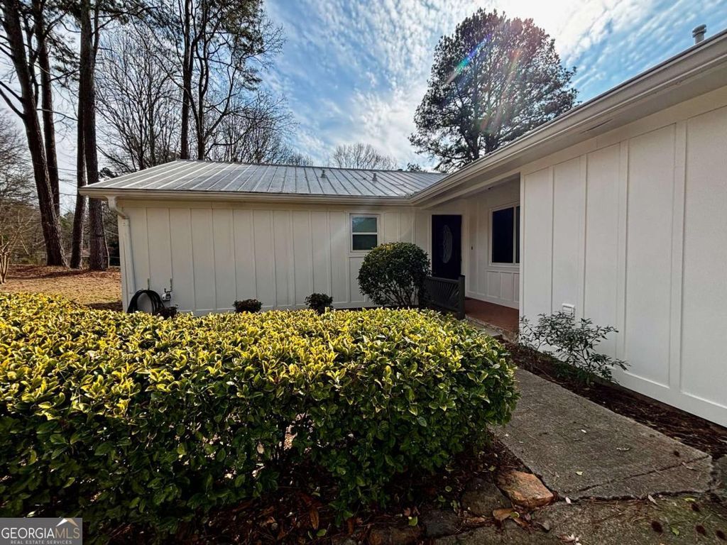 Photo of 125 Lantern Ridge Court, Alpharetta, GA 30009 (MLS # 10684868)