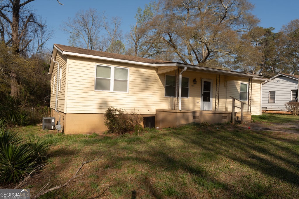 Photo of 1323 S Lee Street, Griffin, GA 30223 (MLS # 10852668)