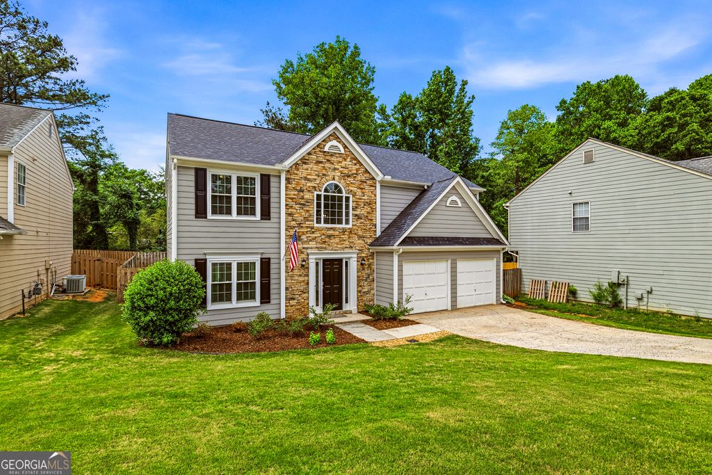 Photo of 1015 Hidden Pond Lane, Roswell, GA 30075 (MLS # 10761057)
