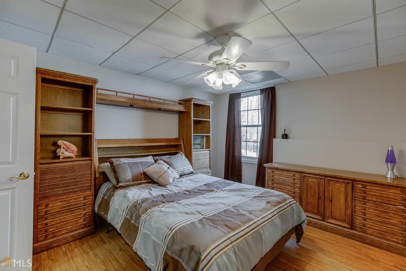 Saddle Tree - Residential
