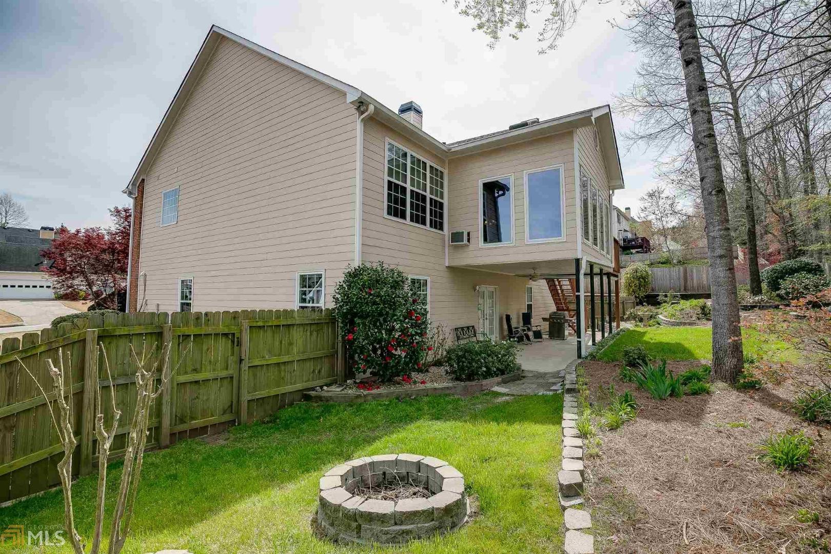 Saddle Tree - Residential