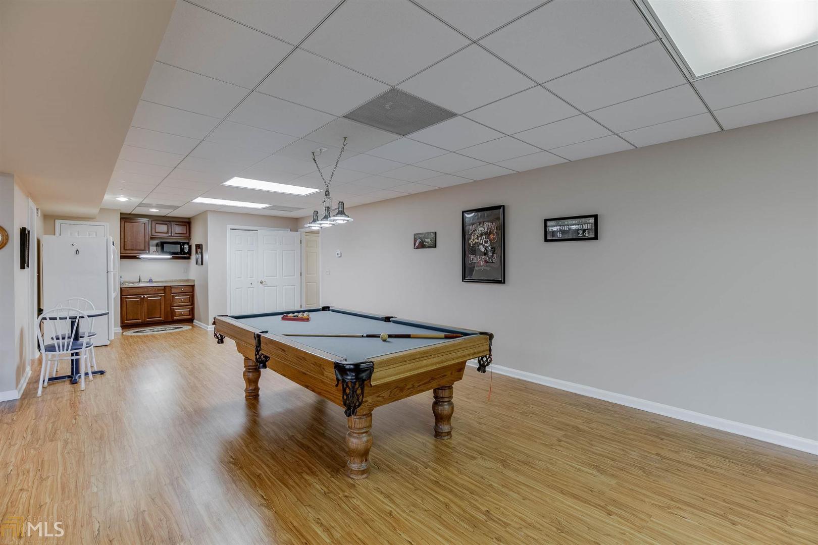 Saddle Tree - Residential