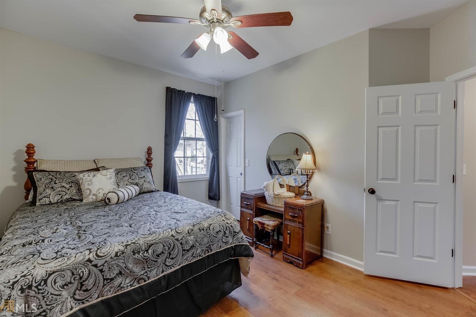Saddle Tree - Residential