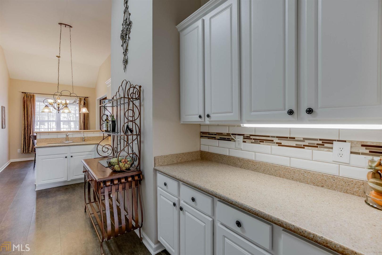 Saddle Tree - Residential