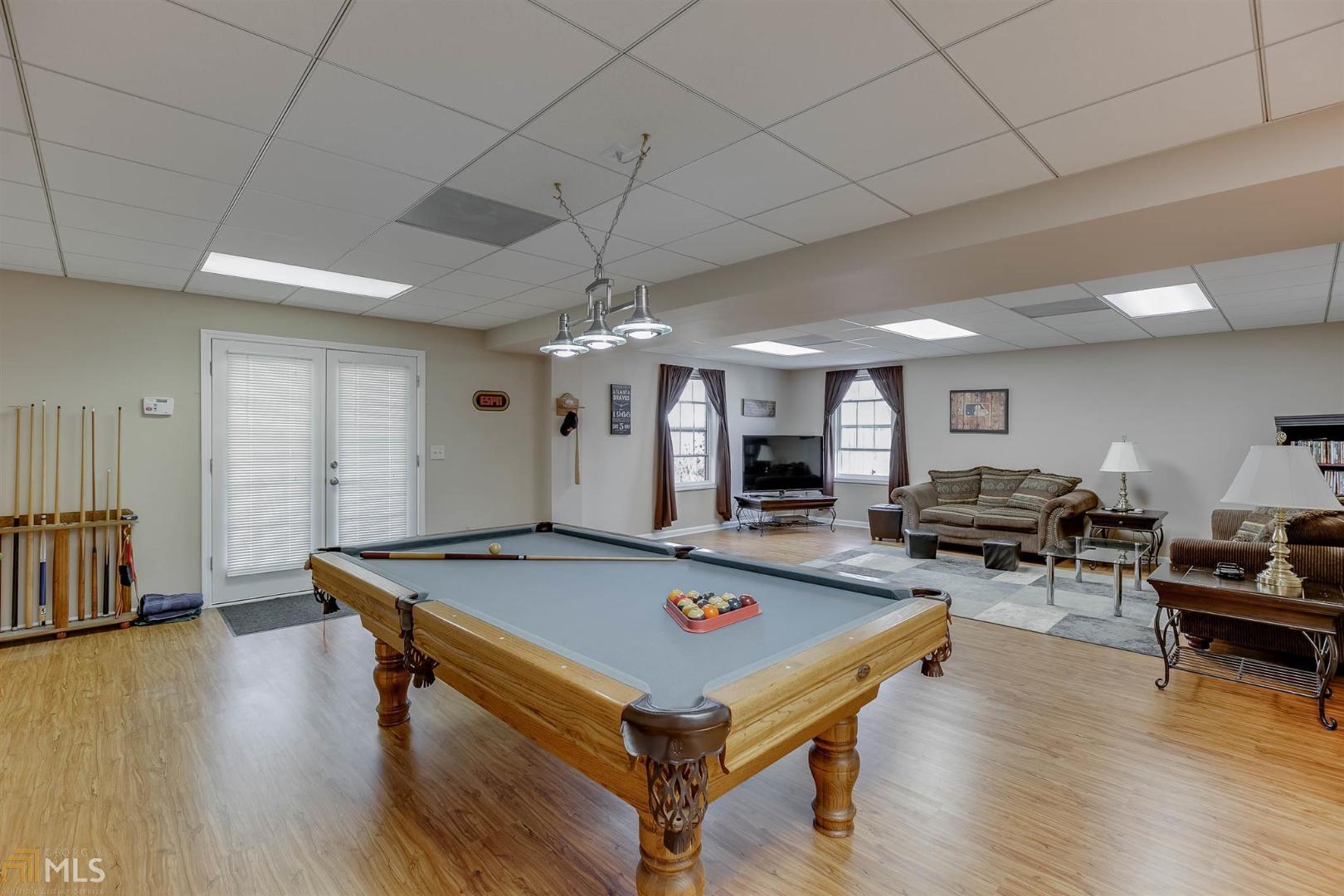 Saddle Tree - Residential