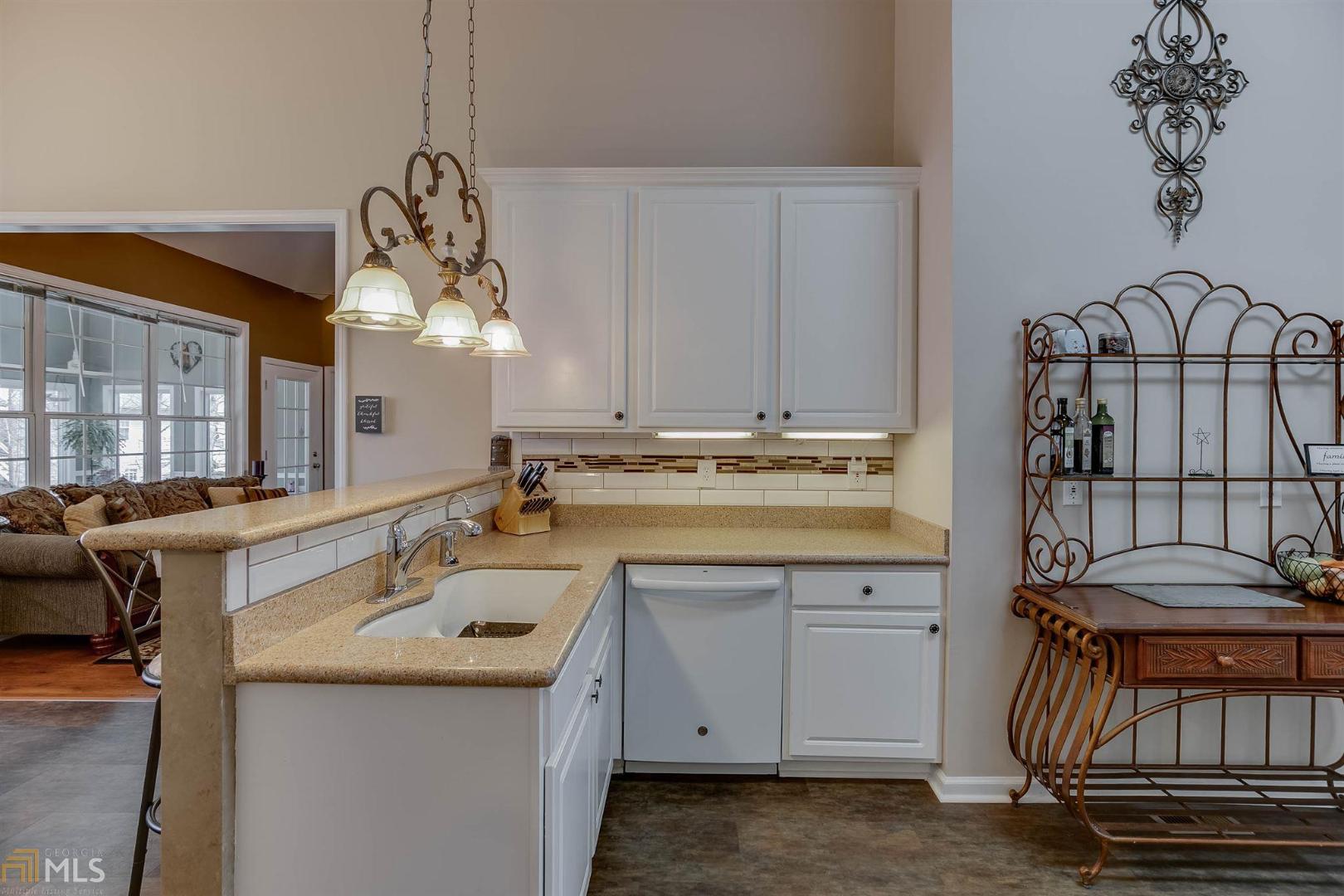 Saddle Tree - Residential