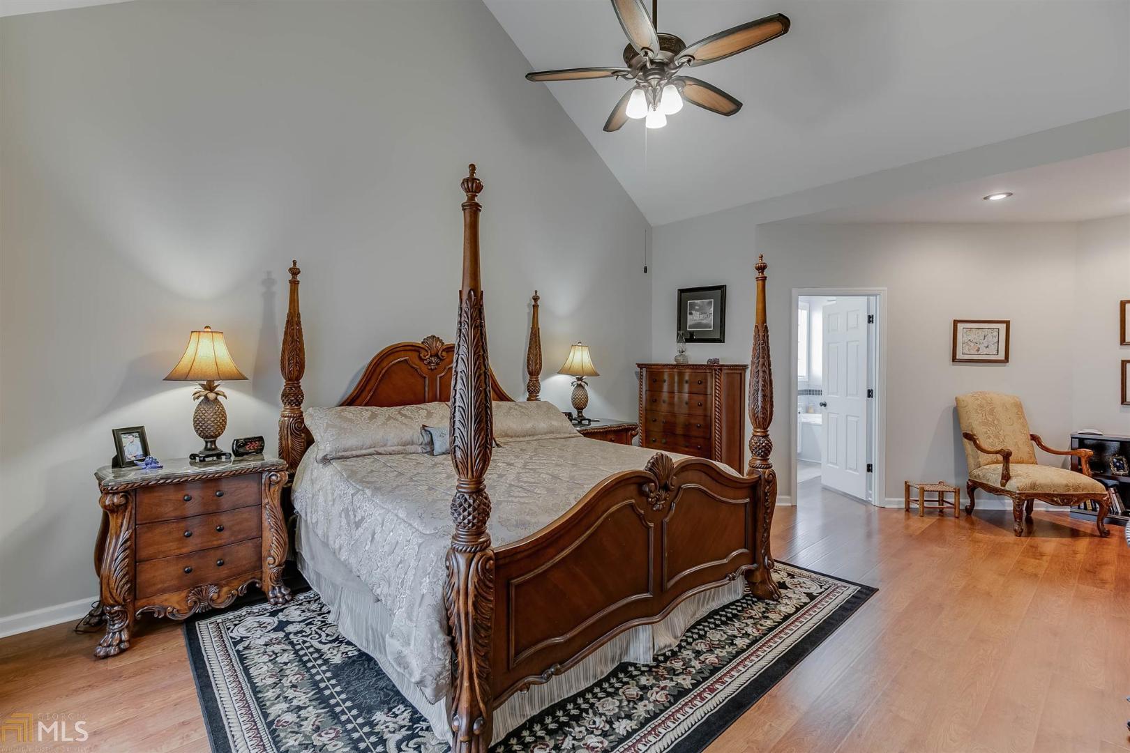 Saddle Tree - Residential